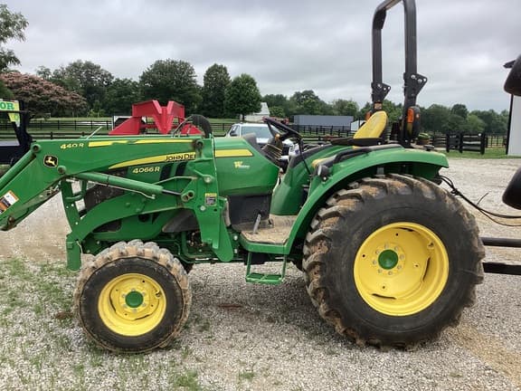 Image of John Deere 4066R equipment image 3