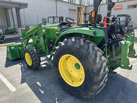 Image of John Deere 4066R equipment image 2