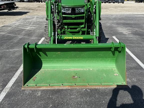 Image of John Deere 4066R equipment image 4