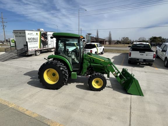 Image of John Deere 4066R equipment image 4