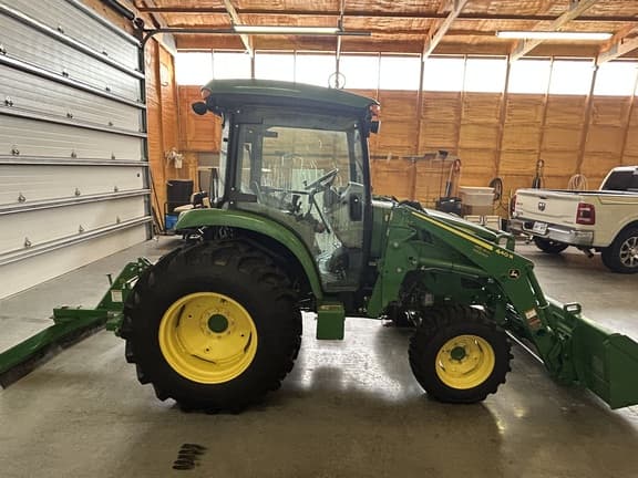 Image of John Deere 4066R equipment image 3