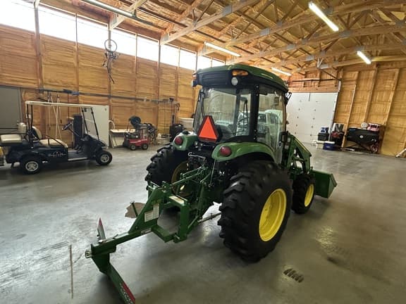 Image of John Deere 4066R equipment image 4