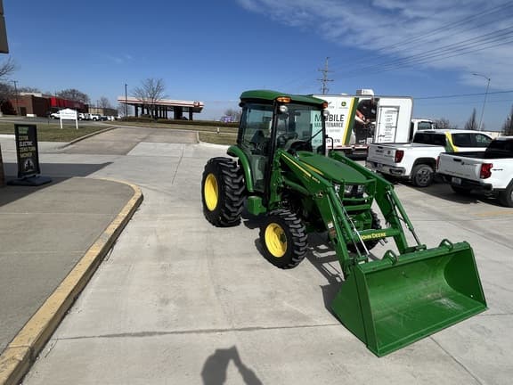 Image of John Deere 4066R equipment image 3