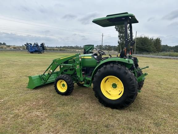 Image of John Deere 4066R equipment image 3