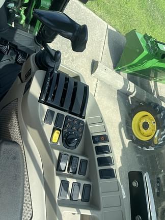 Image of John Deere 4066R equipment image 3