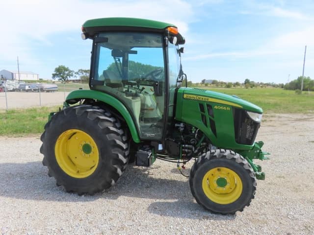Image of John Deere 4066R equipment image 4