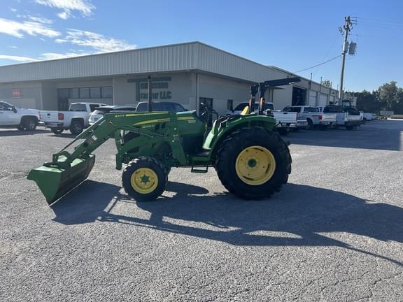 Image of John Deere 4066R equipment image 2