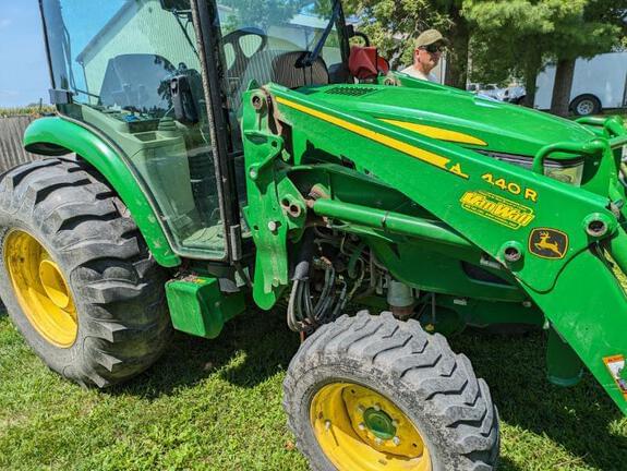 Image of John Deere 4066R equipment image 1