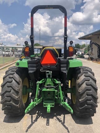 Image of John Deere 4066R equipment image 3