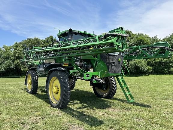 Image of John Deere 410R equipment image 2