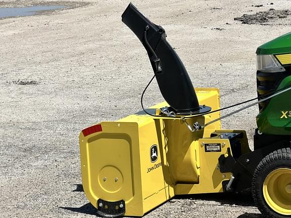 Image of John Deere 44" Snowblower equipment image 1
