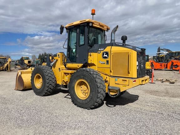 Image of John Deere 444P equipment image 2