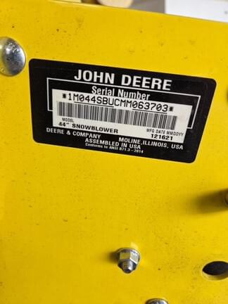 Image of John Deere 44" Snowblower Image 1