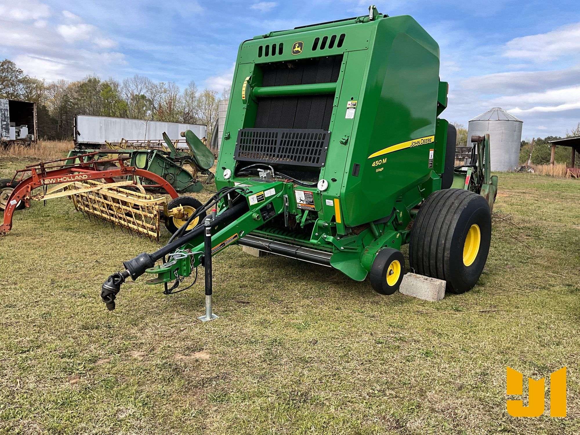 2021 John Deere 450M Equipment Image0