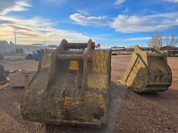 Image of John Deere Excavator Bucket equipment image 3
