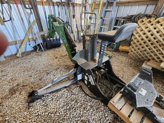 Image of John Deere 485 equipment image 1