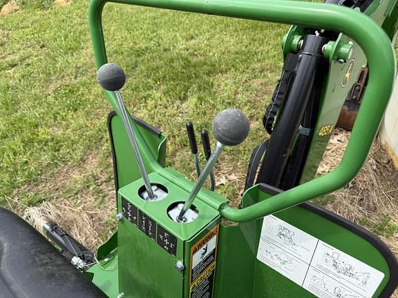 Image of John Deere 485A equipment image 4
