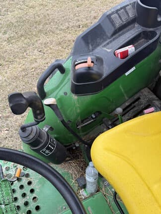 Image of John Deere 5045E equipment image 4