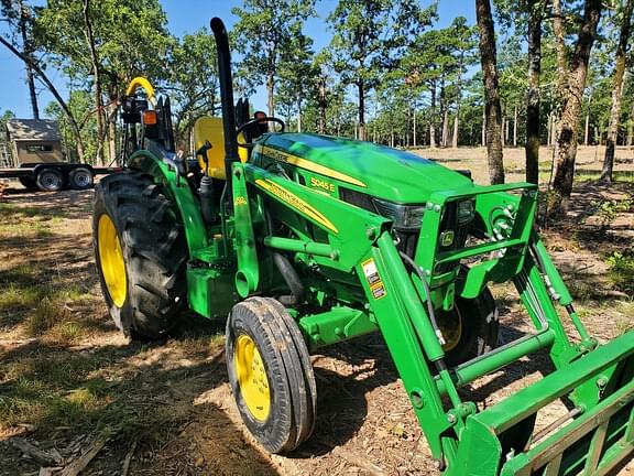 Image of John Deere 5045E equipment image 3