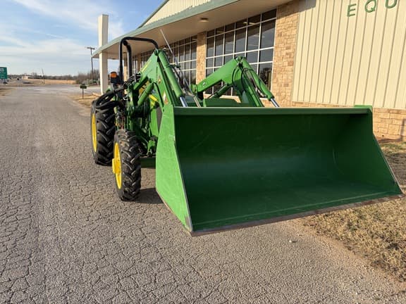 Image of John Deere 5045E equipment image 2