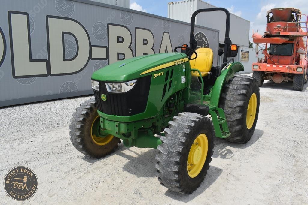 2019 John Deere 5045E Equipment Image0