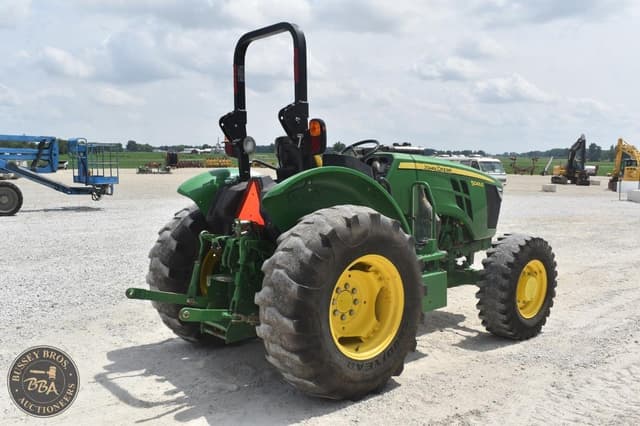 Image of John Deere 5045E equipment image 4