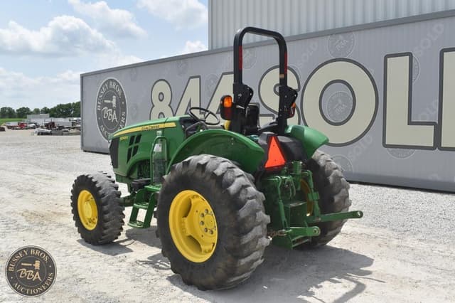 Image of John Deere 5045E equipment image 2