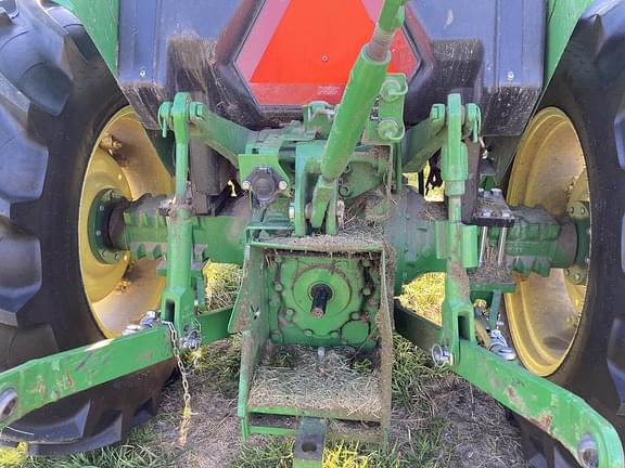 Image of John Deere 5045E equipment image 4