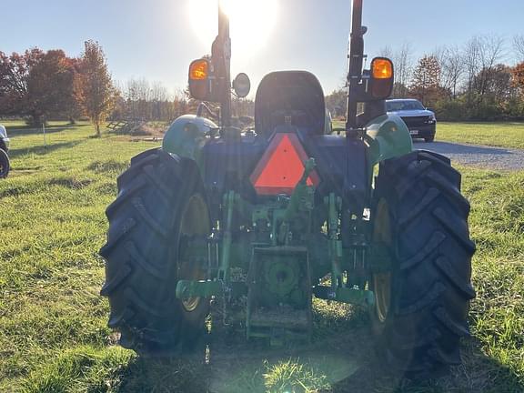 Image of John Deere 5045E equipment image 3