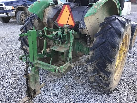 Image of John Deere 5045E equipment image 3