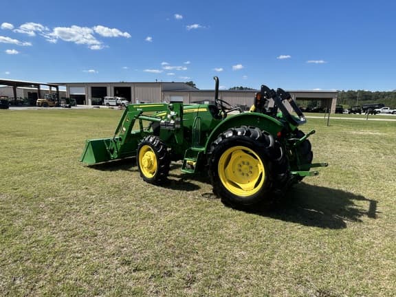 Image of John Deere 5045E equipment image 4