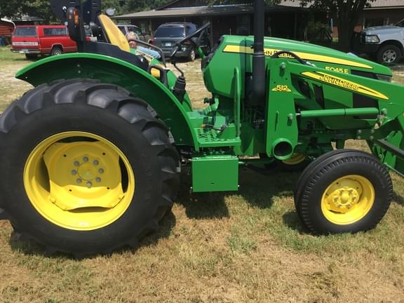 Image of John Deere 5045E equipment image 4
