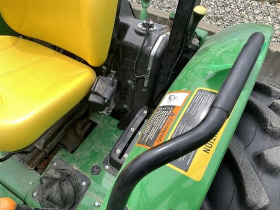 Image of John Deere 5045E equipment image 2
