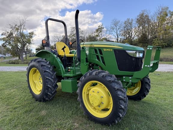 Image of John Deere 5045E equipment image 1