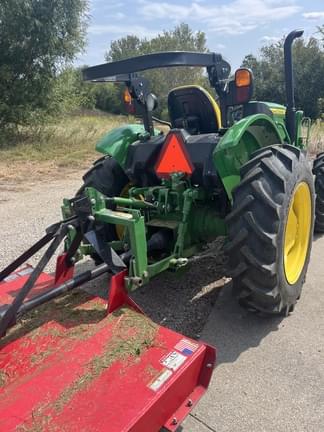 Image of John Deere 5045E equipment image 3