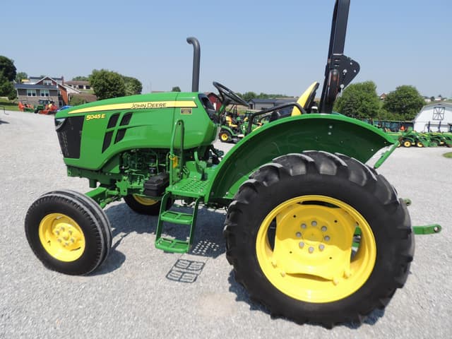 Image of John Deere 5045E equipment image 1
