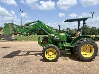 Image of John Deere 5045E equipment image 4
