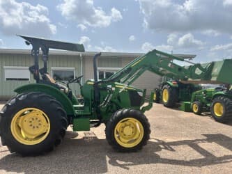 Image of John Deere 5045E equipment image 2