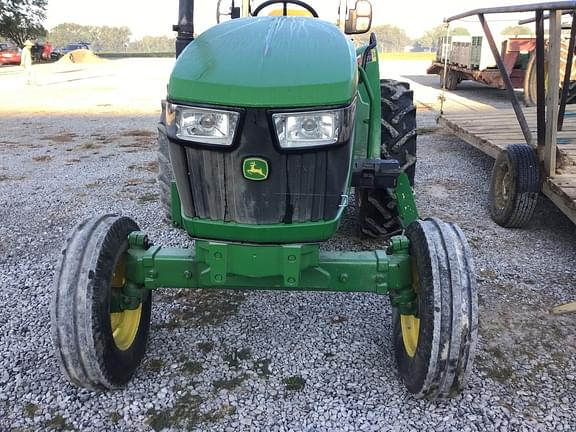 Image of John Deere 5045E equipment image 3