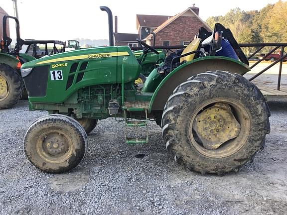 Image of John Deere 5045E equipment image 1