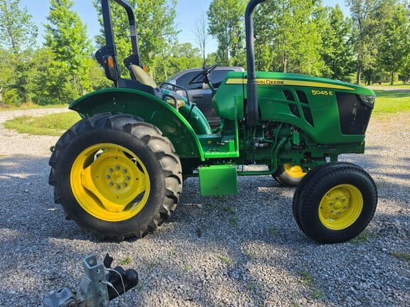2021 John Deere 5045E Equipment Image0
