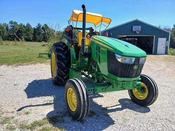 Image of John Deere 5045E equipment image 3