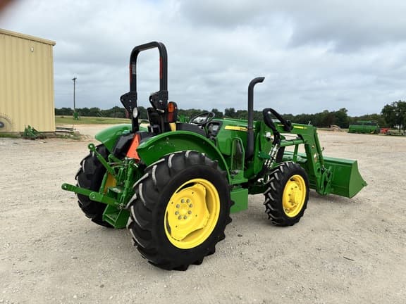 Image of John Deere 5045E equipment image 2
