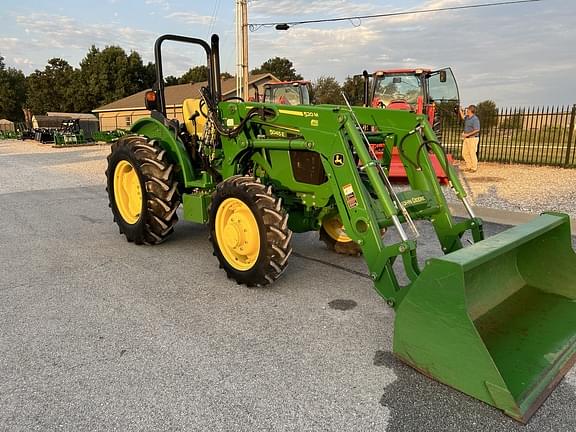 Image of John Deere 5045E equipment image 3