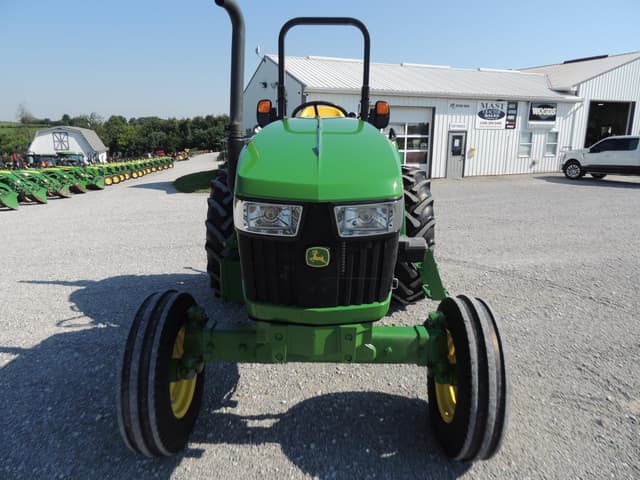 Image of John Deere 5045E equipment image 4