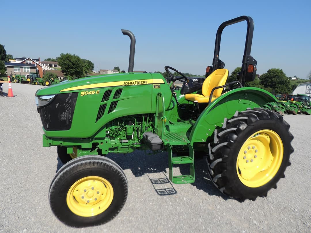 Image of John Deere 5045E Primary image