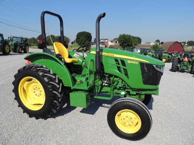 Image of John Deere 5045E equipment image 1