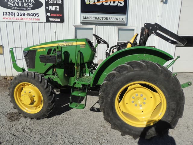 Image of John Deere 5045E equipment image 1
