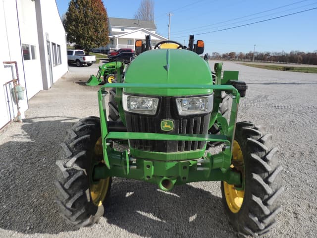 Image of John Deere 5045E equipment image 4