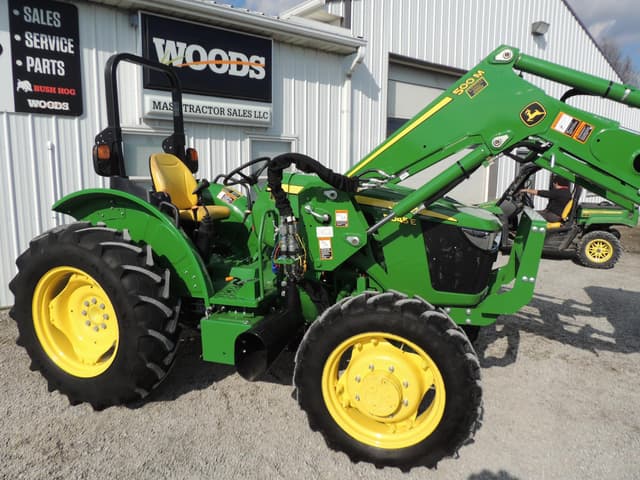 Image of John Deere 5045E equipment image 3